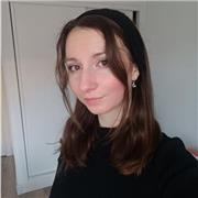 Francesa y apasionada por mi idioma su cultura, me encanta compartir mis conocimientos con paciencia y empatía.